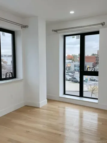 16502 Sanford Avenue Flushing NY 11358