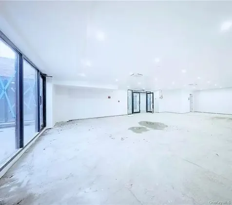 16502 Sanford Avenue Flushing NY 11358