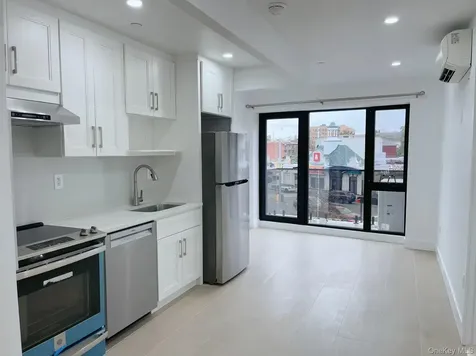 16502 Sanford Avenue Flushing NY 11358