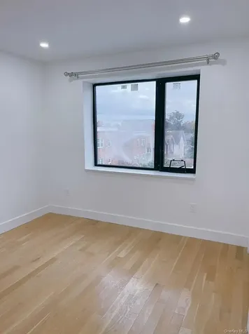 16502 Sanford Avenue Flushing NY 11358