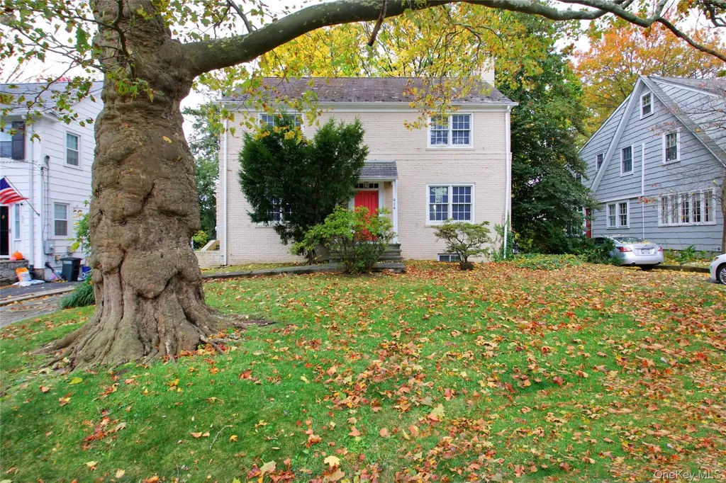 414 Hunt Lane Manhasset NY 11030