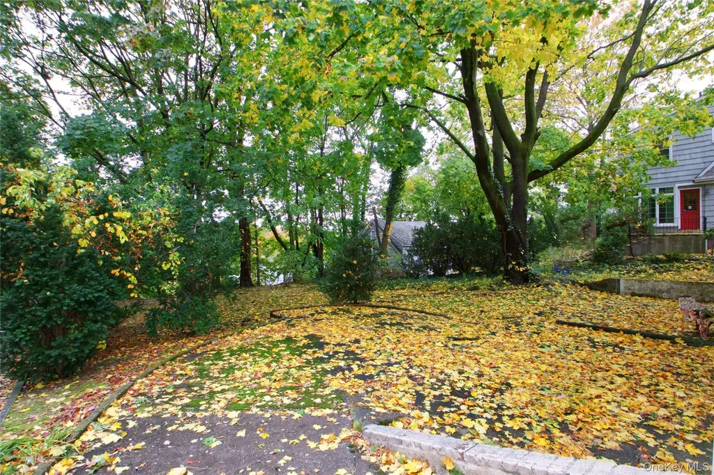 414 Hunt Lane Manhasset NY 11030
