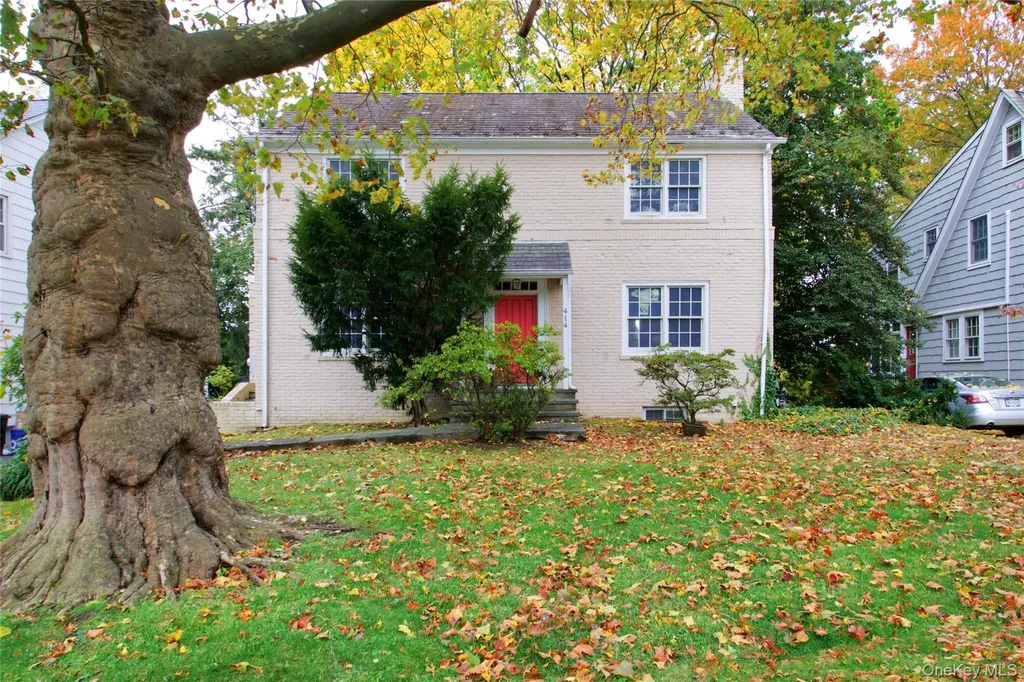 414 Hunt Lane Manhasset NY 11030