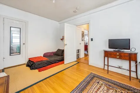 17 N Chatsworth Avenue Larchmont NY 10538