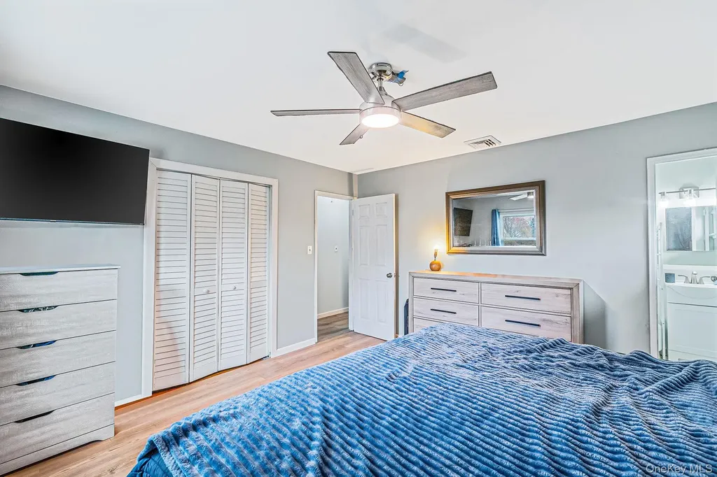 7 Hester Lane Ronkonkoma NY 11779