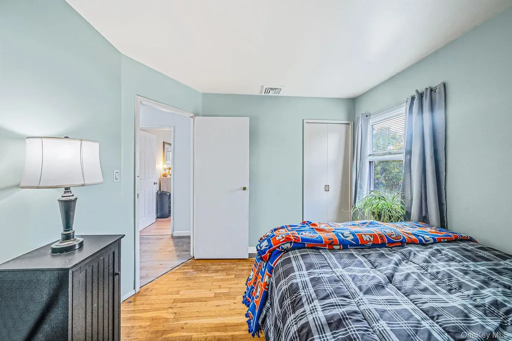 7 Hester Lane Ronkonkoma NY 11779