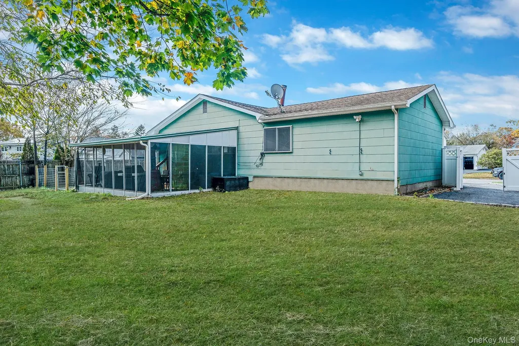 7 Hester Lane Ronkonkoma NY 11779
