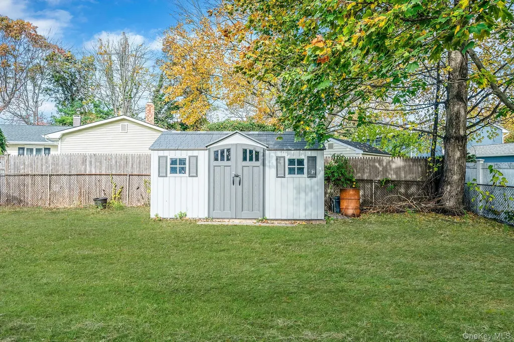 7 Hester Lane Ronkonkoma NY 11779