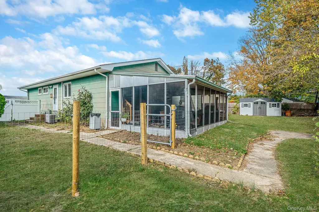 7 Hester Lane Ronkonkoma NY 11779