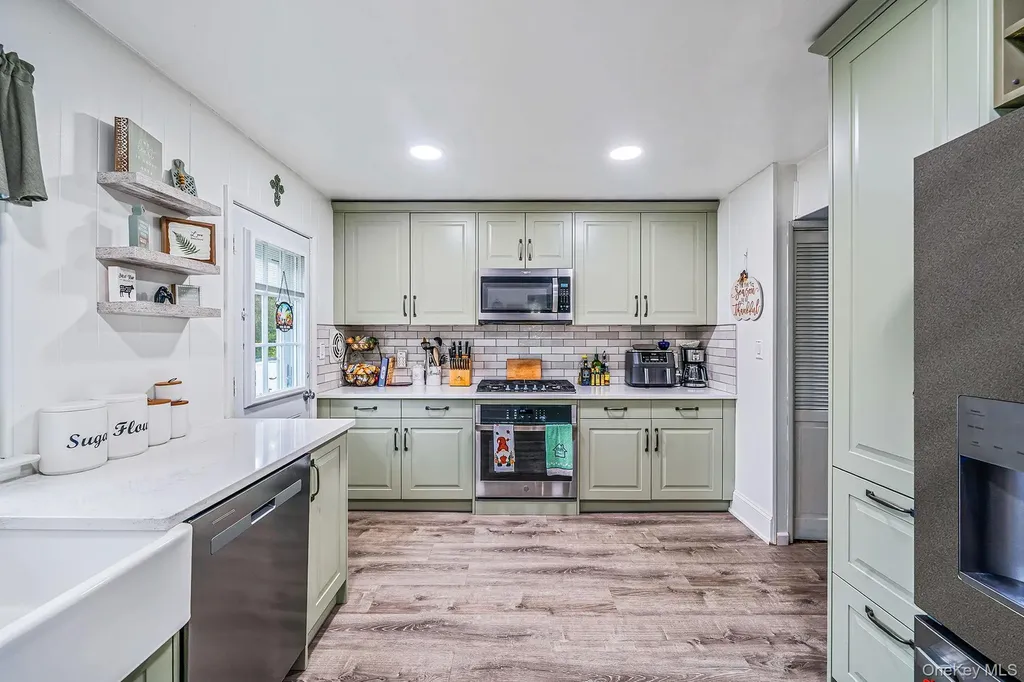 7 Hester Lane Ronkonkoma NY 11779