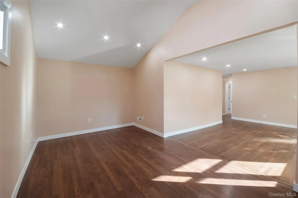 1039 Carll Drive Bay Shore NY 11706