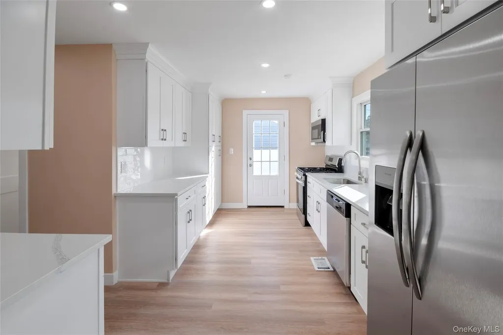 1039 Carll Drive Bay Shore NY 11706