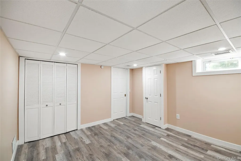 1039 Carll Drive Bay Shore NY 11706