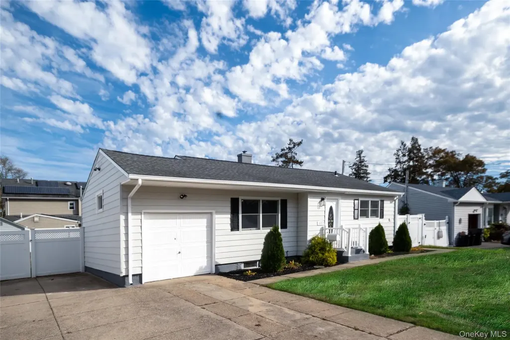 1039 Carll Drive Bay Shore NY 11706