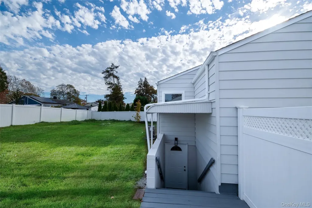 1039 Carll Drive Bay Shore NY 11706