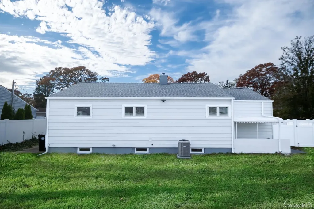 1039 Carll Drive Bay Shore NY 11706