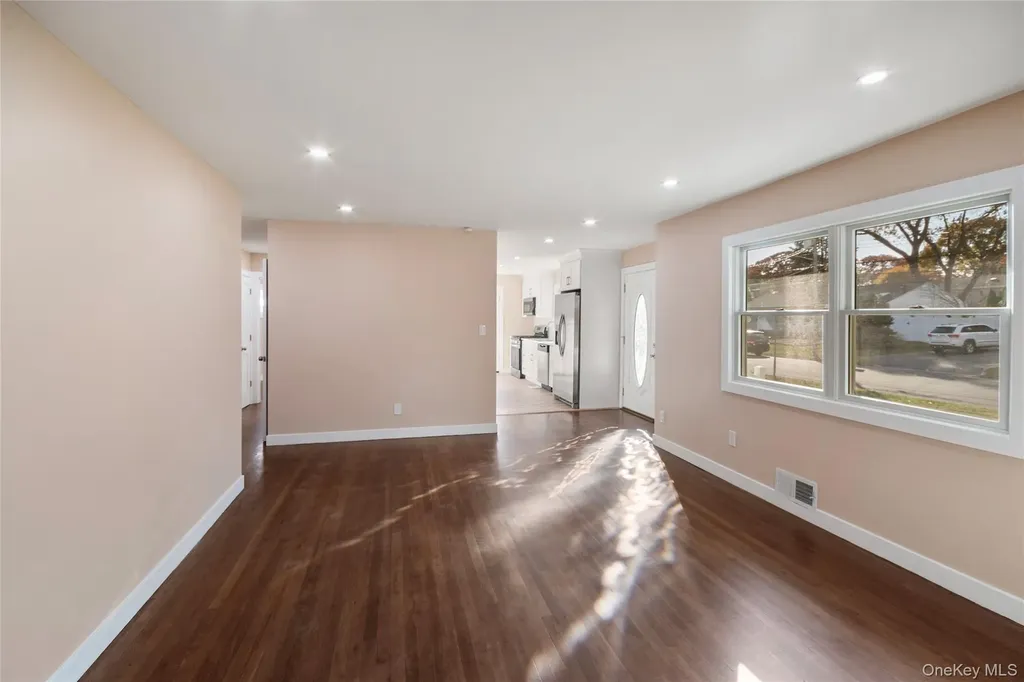 1039 Carll Drive Bay Shore NY 11706