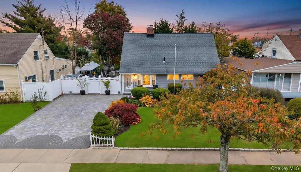 101 Constellation Road Levittown NY 11756