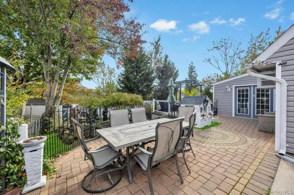 101 Constellation Road Levittown NY 11756