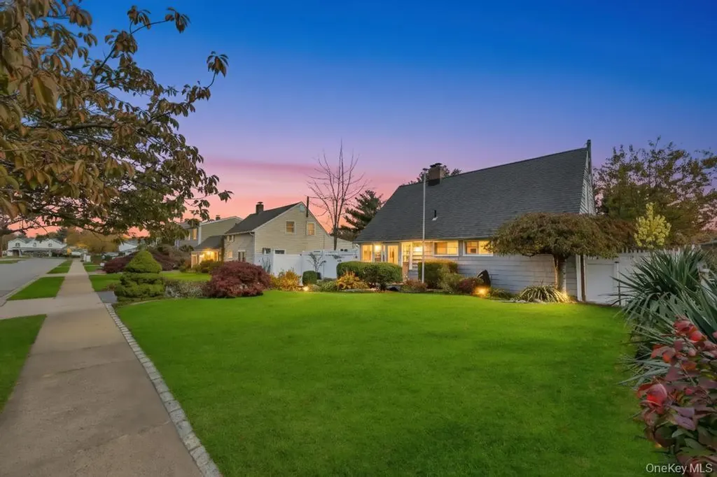 101 Constellation Road Levittown NY 11756