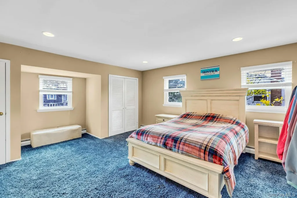 27 Hollister Lane Islip NY 11751