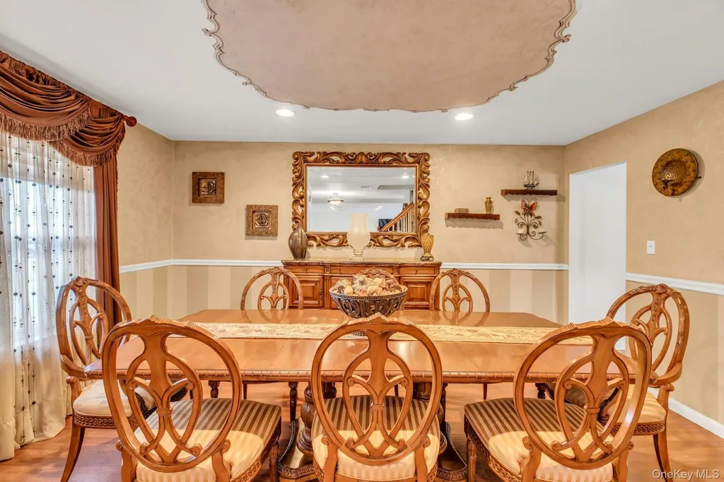 27 Hollister Lane Islip NY 11751