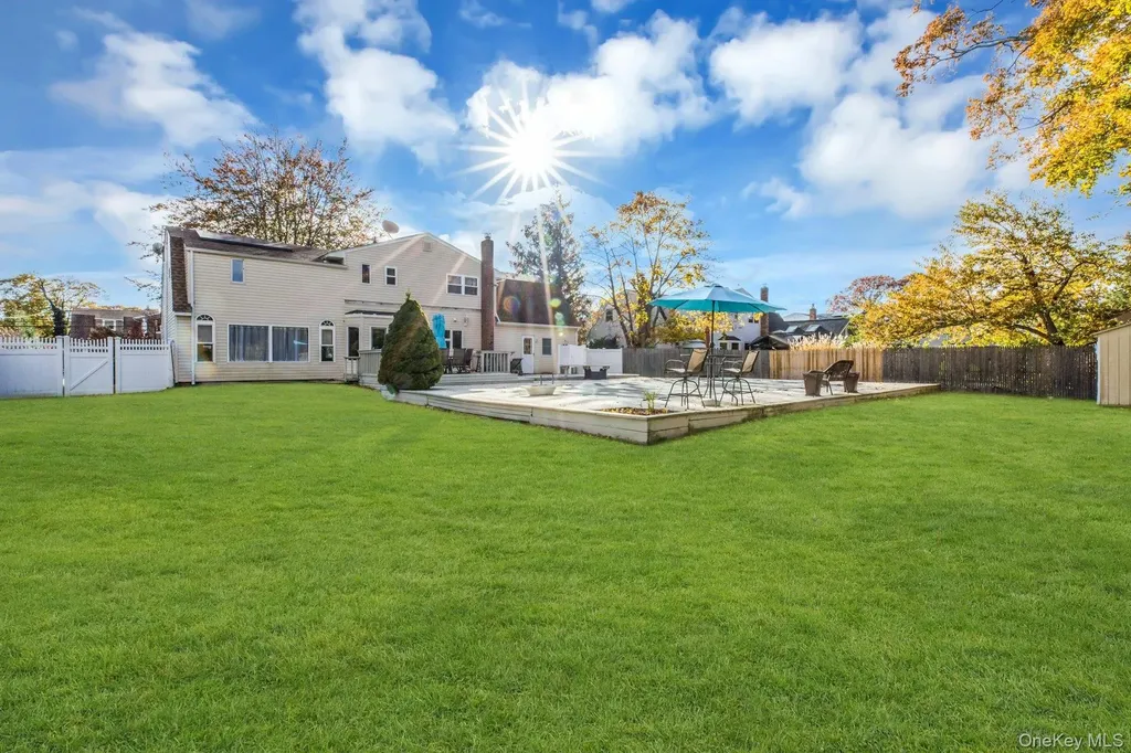 27 Hollister Lane Islip NY 11751