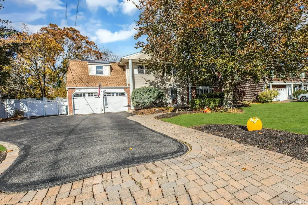 27 Hollister Lane Islip NY 11751