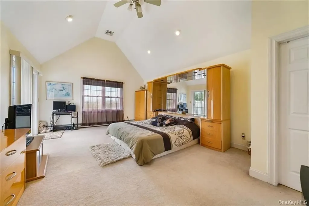 2 Bruyn Avenue Pine Bush NY 12566