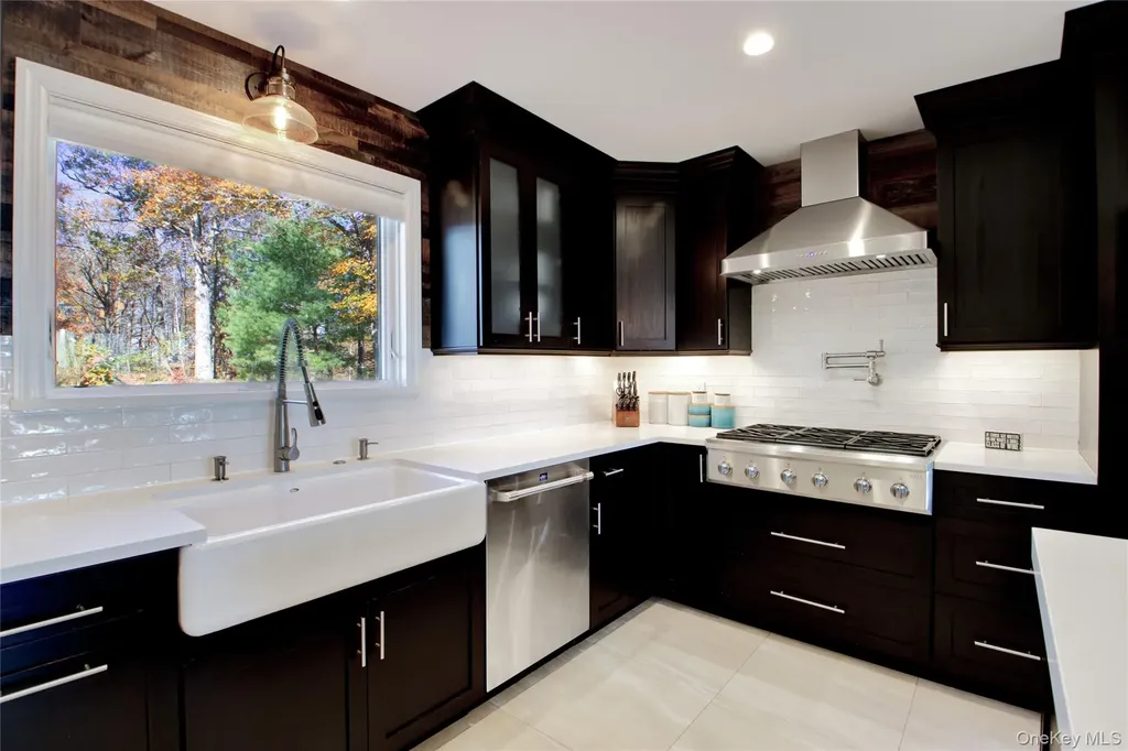 26 Summit Circle Drive Mahopac NY 10541