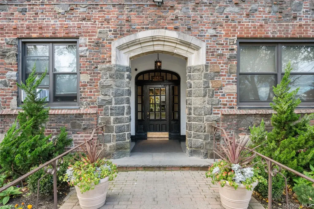 141 Woodmere Boulevard Woodmere NY 11598