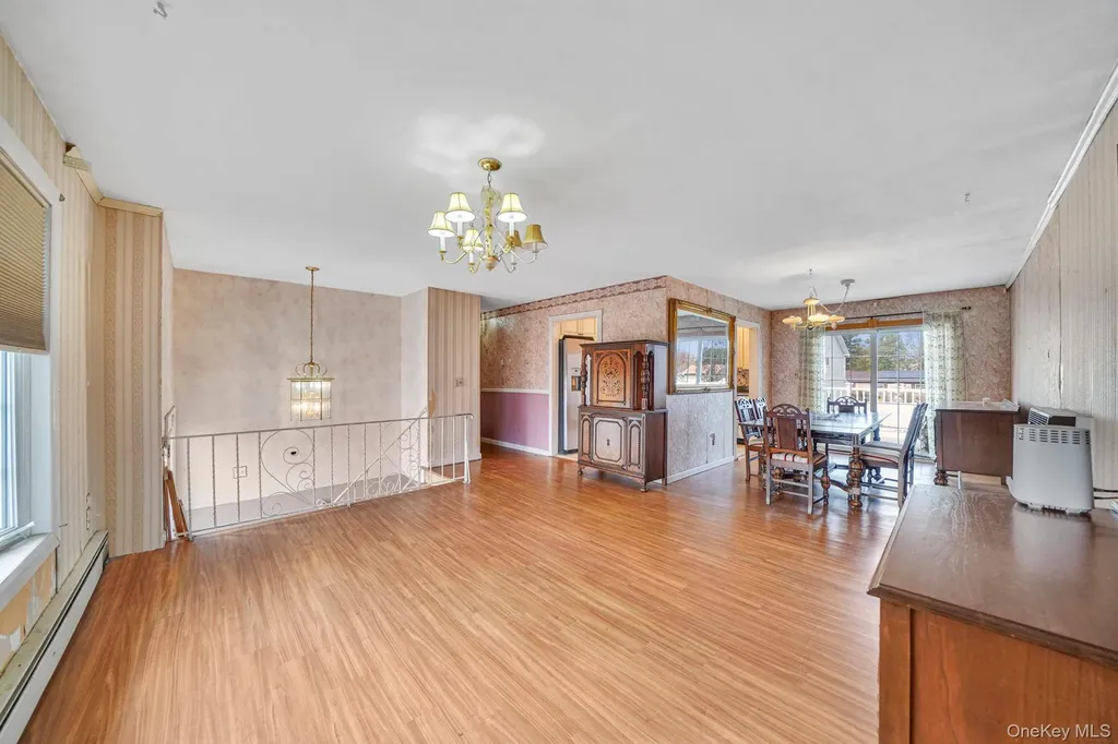 501 Windmill Avenue West Babylon NY 11704