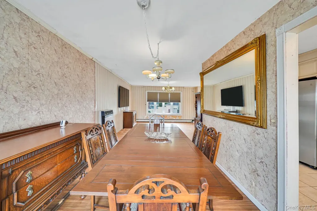 501 Windmill Avenue West Babylon NY 11704