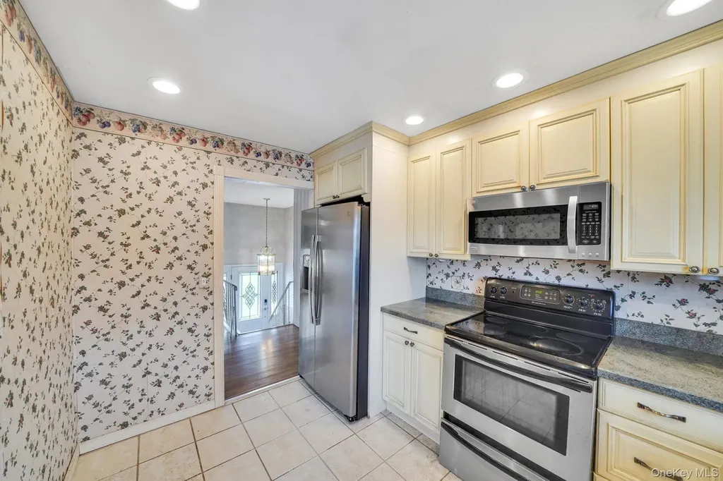 501 Windmill Avenue West Babylon NY 11704