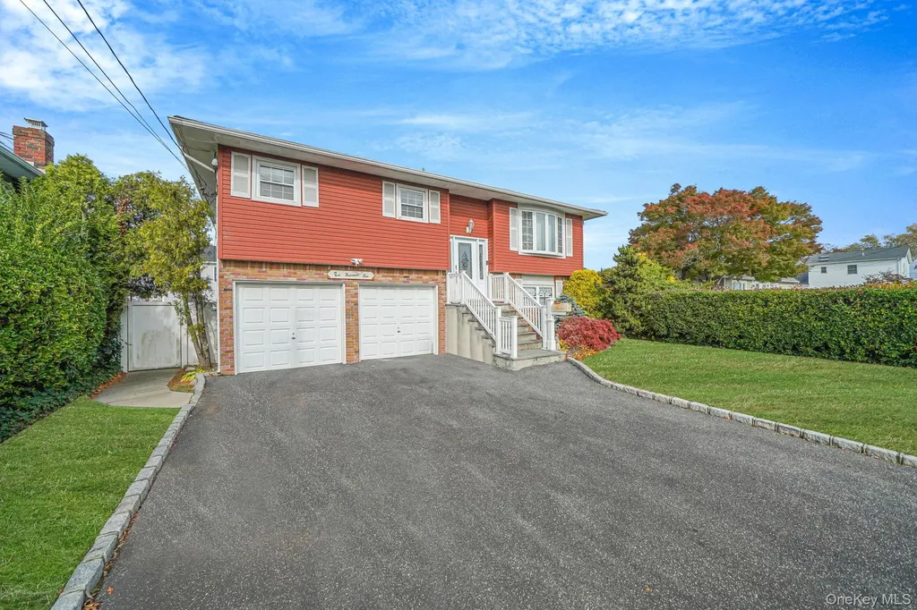 501 Windmill Avenue West Babylon NY 11704