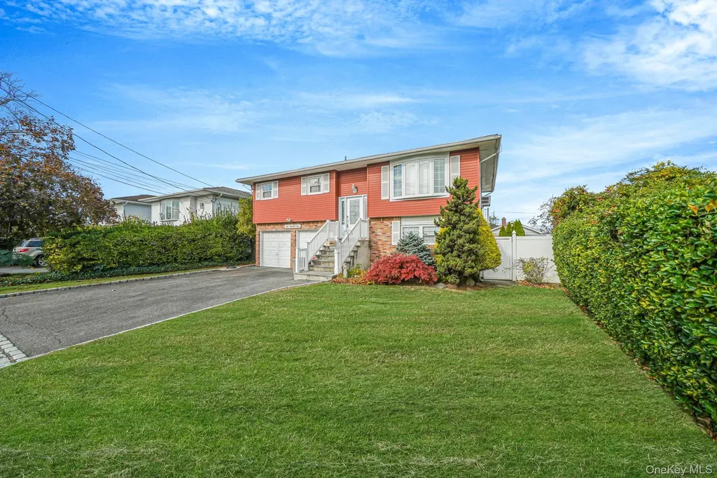 501 Windmill Avenue West Babylon NY 11704