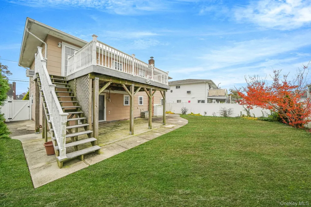 501 Windmill Avenue West Babylon NY 11704