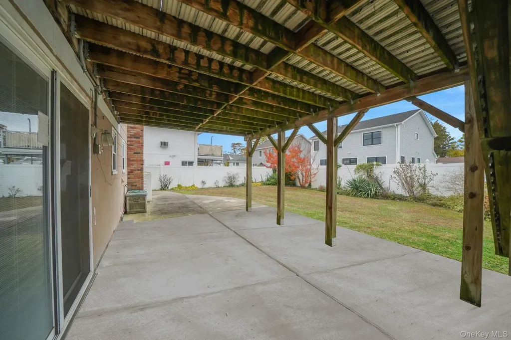 501 Windmill Avenue West Babylon NY 11704