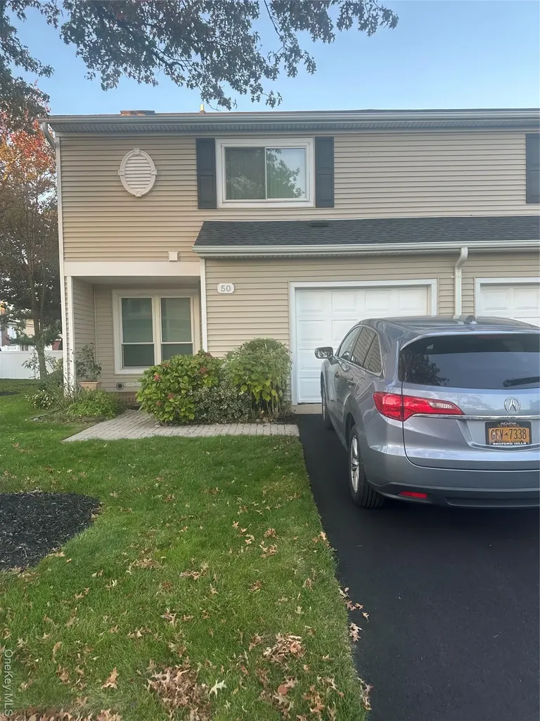 100 Baker Court Island Park NY 11558