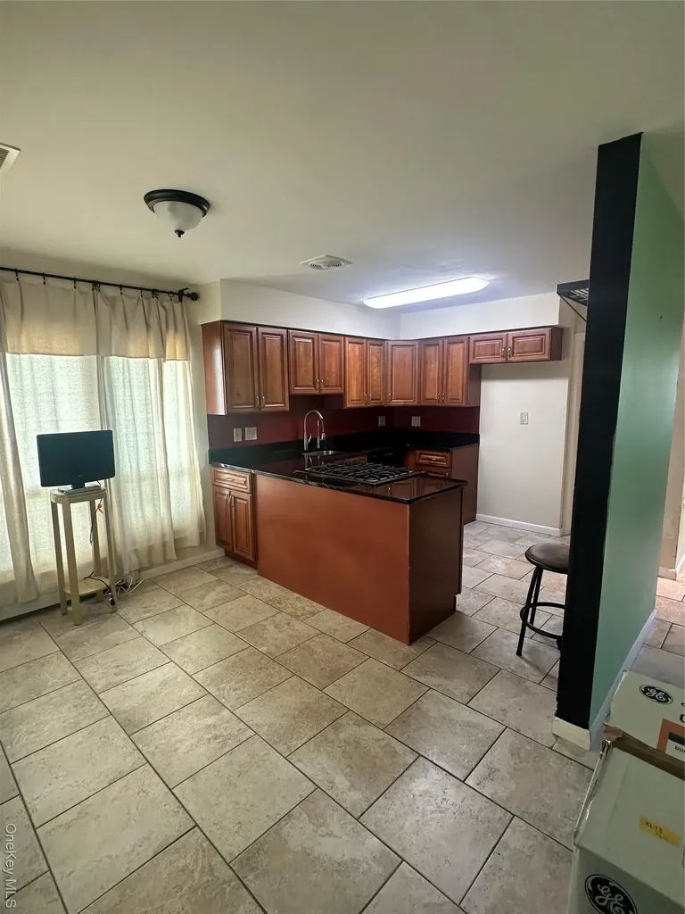 100 Baker Court Island Park NY 11558