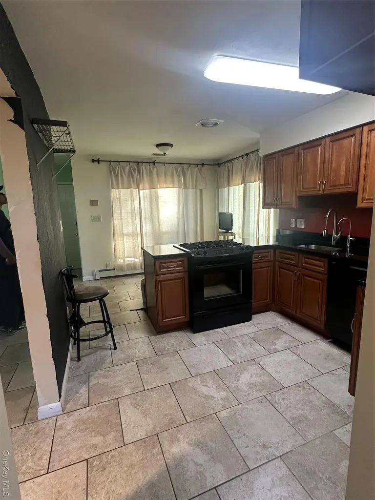 100 Baker Court Island Park NY 11558