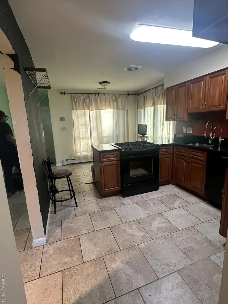 100 Baker Court Island Park NY 11558