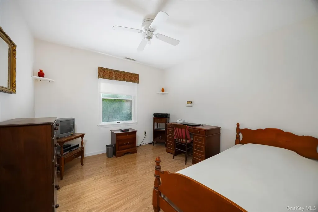 1098 292 Route Holmes NY 12531