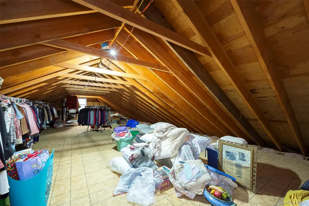 1098 292 Route Holmes NY 12531