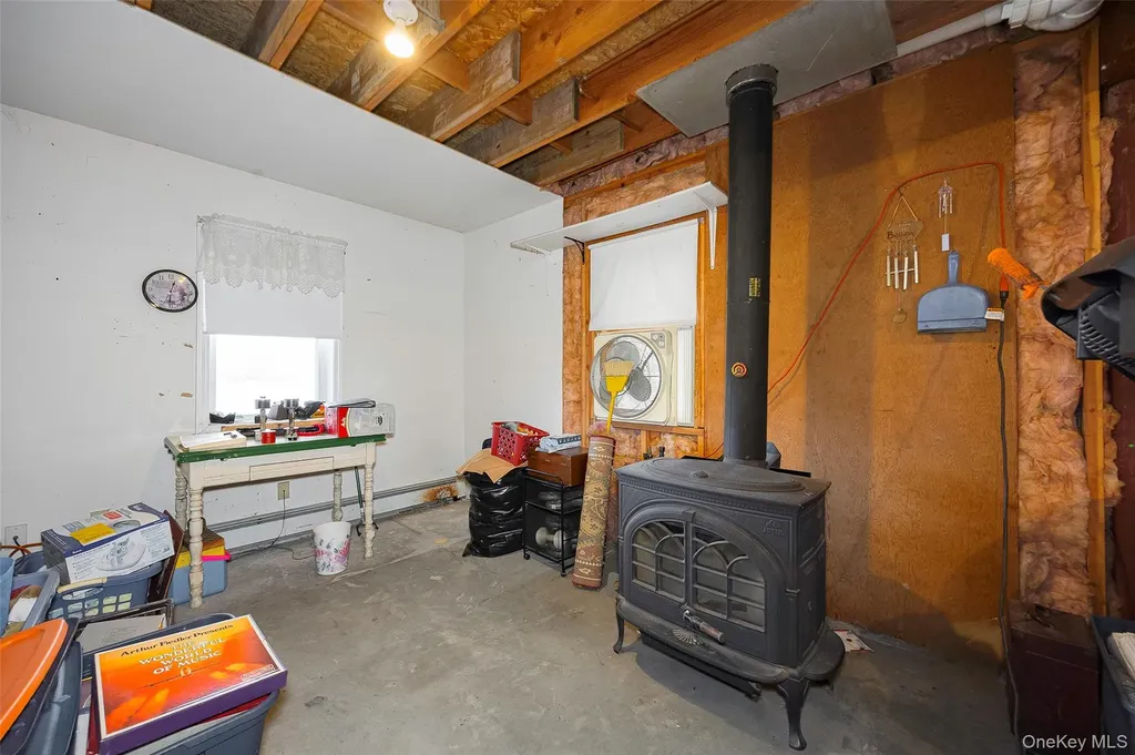 1098 292 Route Holmes NY 12531