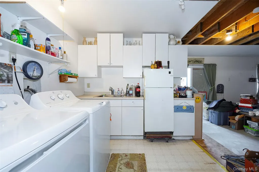 1098 292 Route Holmes NY 12531