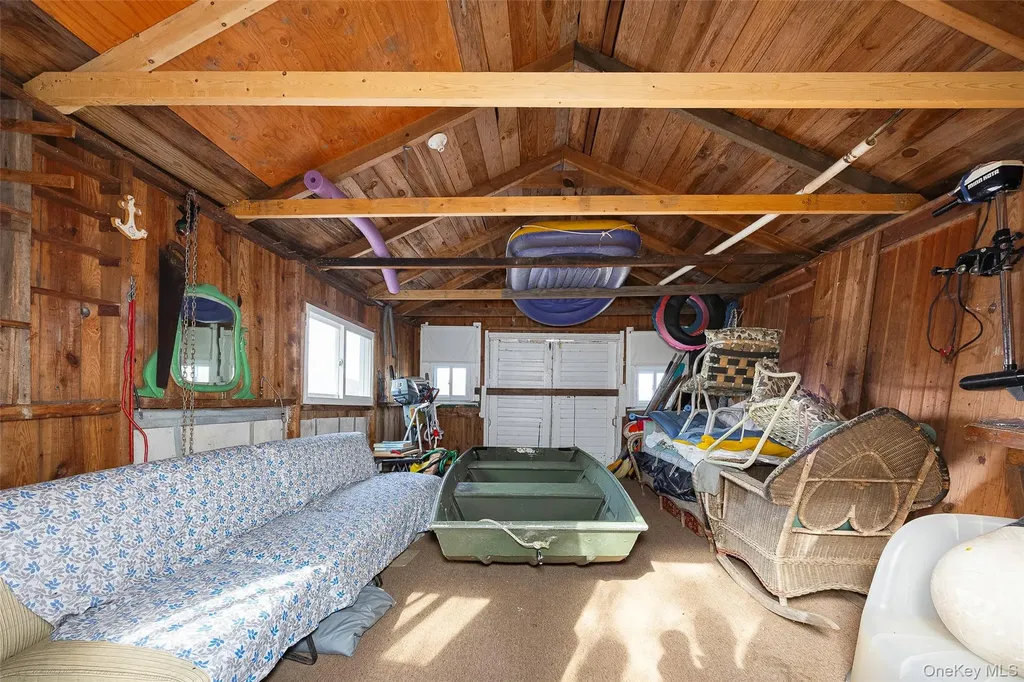 1098 292 Route Holmes NY 12531