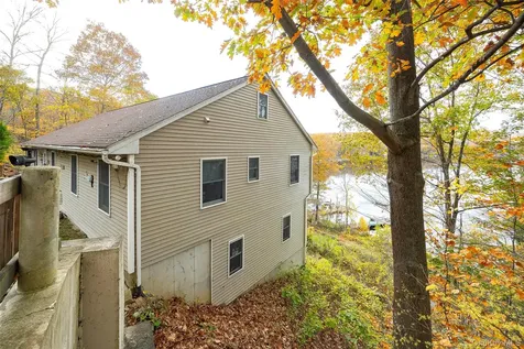 1098 292 Route Holmes NY 12531