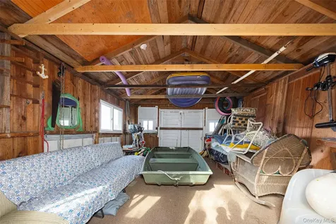 1098 292 Route Holmes NY 12531