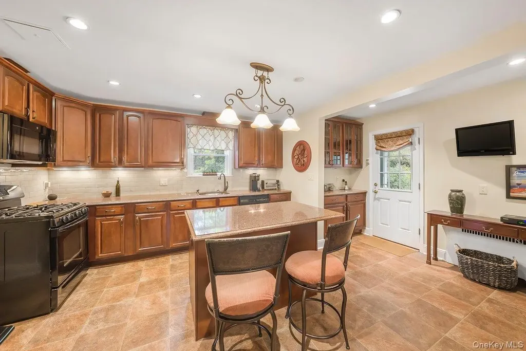 21 Huntington Drive Yonkers NY 10704